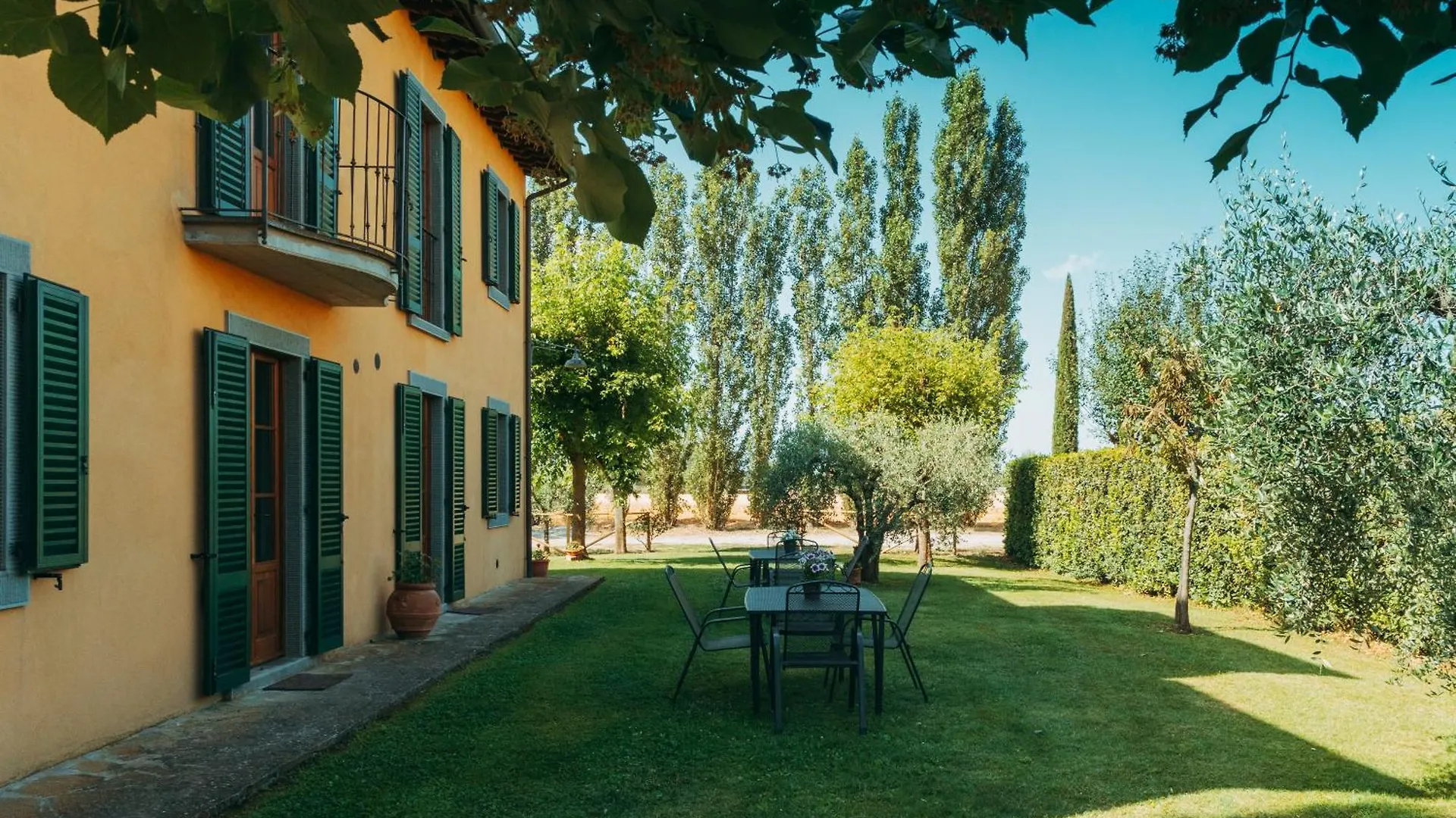 Farm stay Agriturismo Il Borgo Cortona Italy